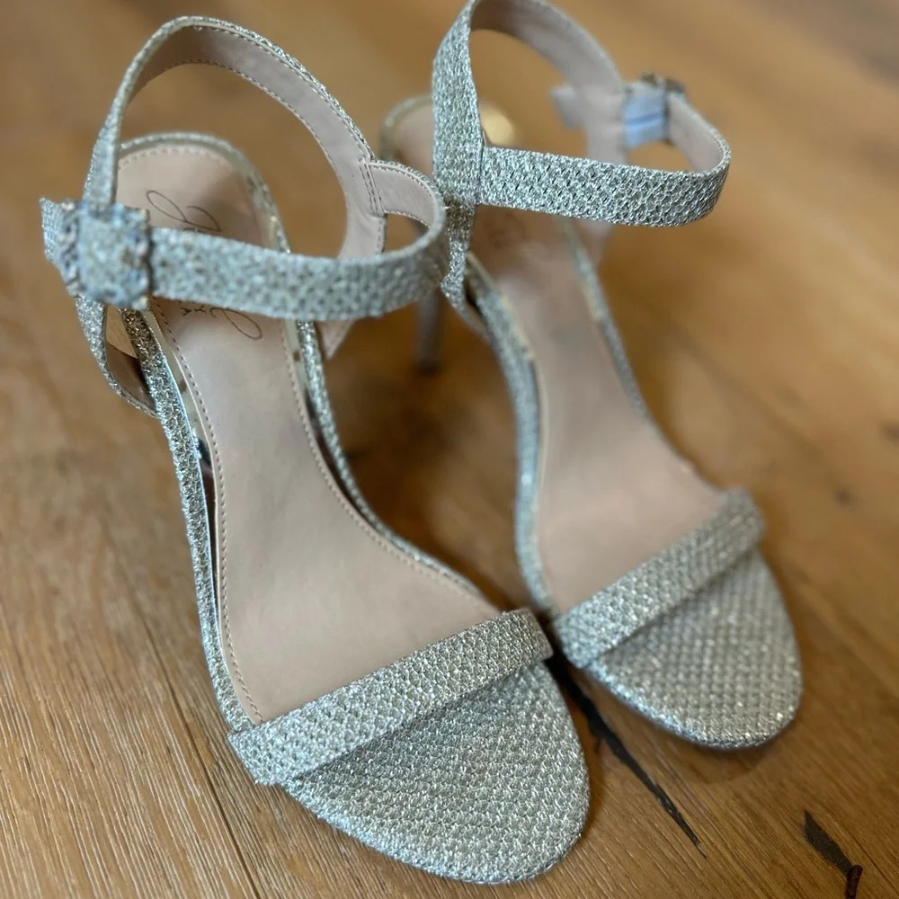 Jewel Badgley Mischka Glitter Alina sandal special occasion wedding shoe - Picture 4 of 11